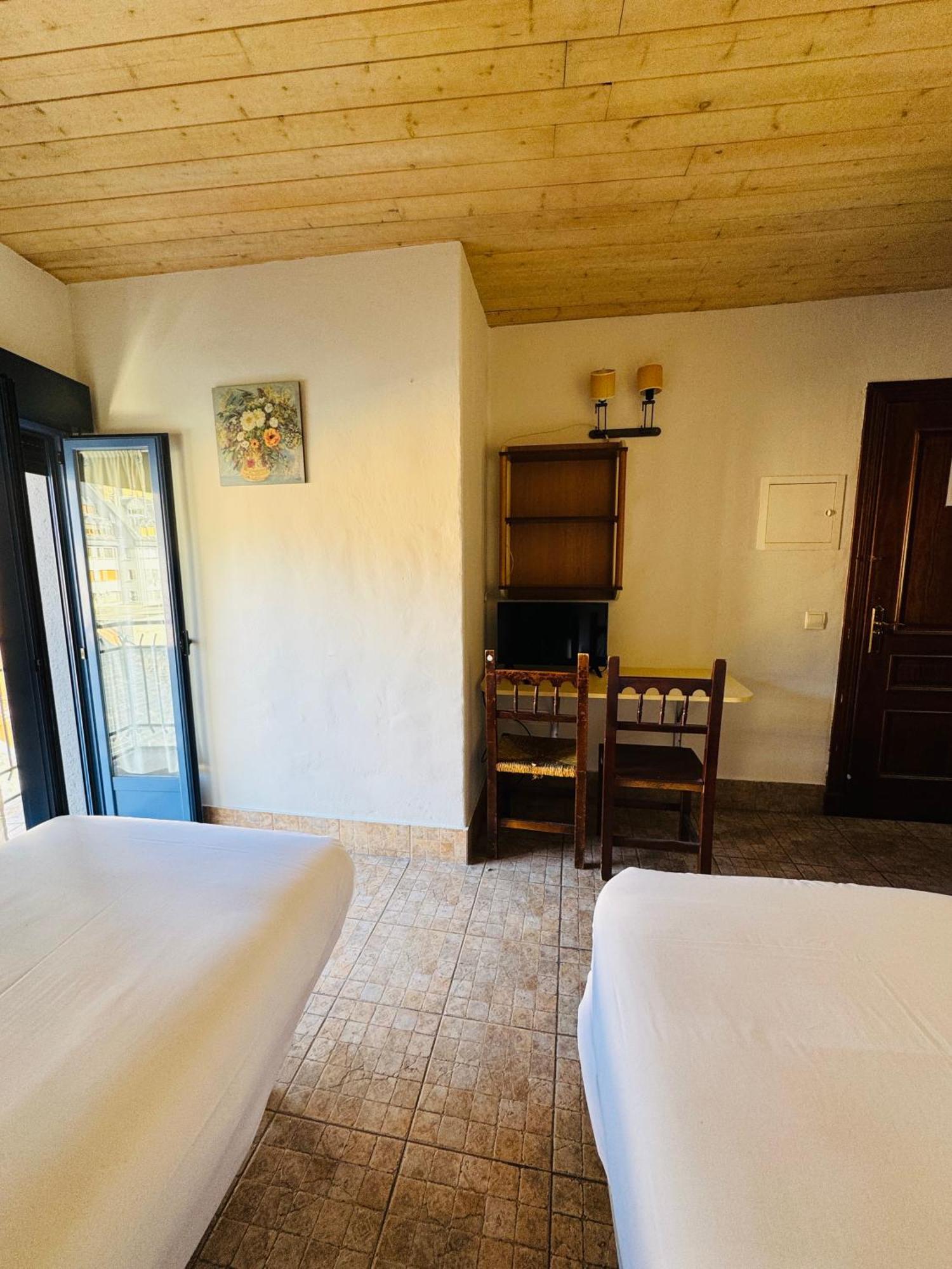 Hostal Nau Pradets Vielha Bagian luar foto